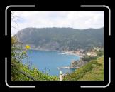 107-0731_IMG * Monterosso, again from the hiking trail * 1600 x 1200 * (543KB)